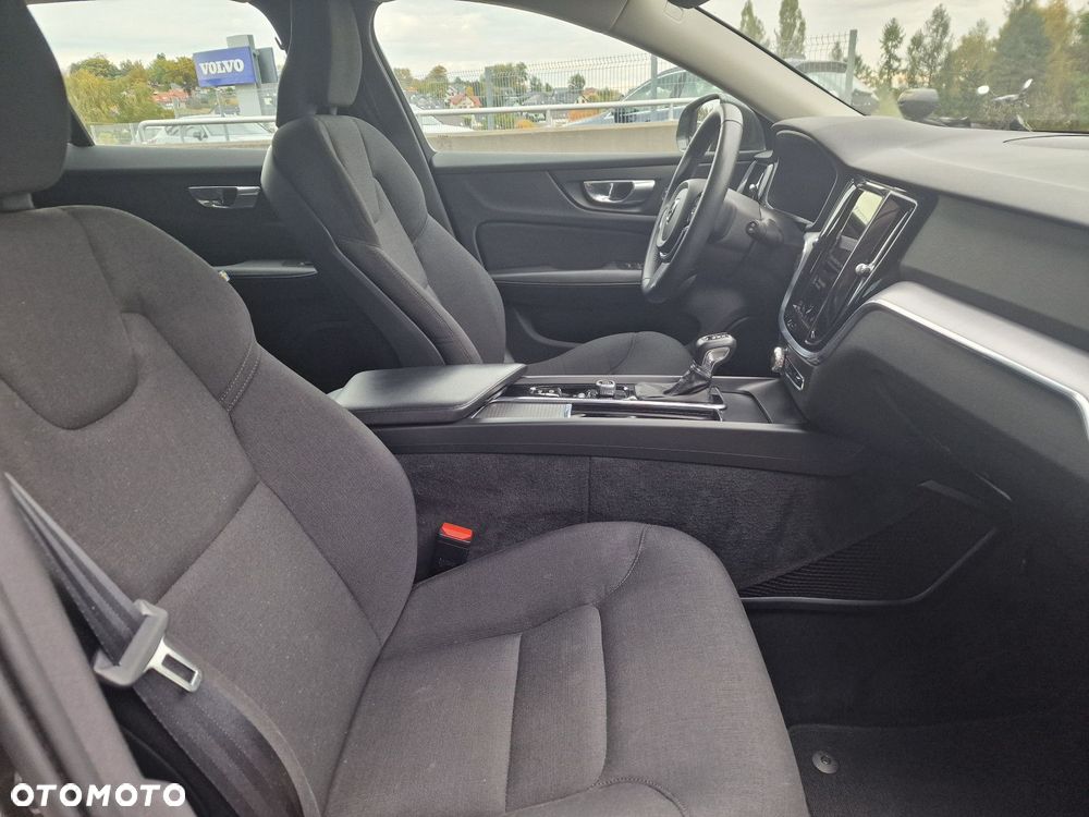 Volvo V60 Cross Country - 15