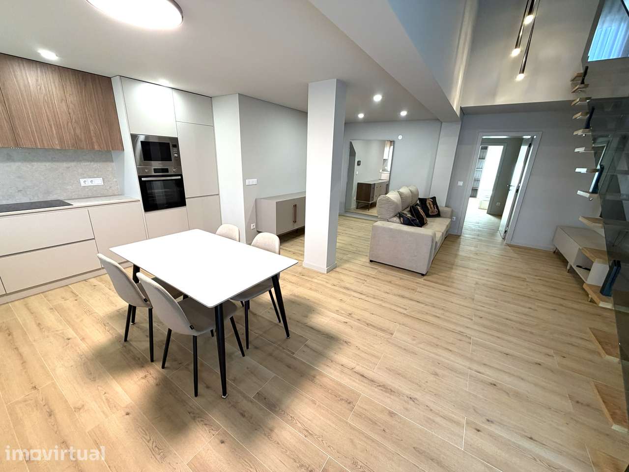 T3 Novo mobilado, equipado e decorado, pronto a habitar - Grande imagem: 4/17