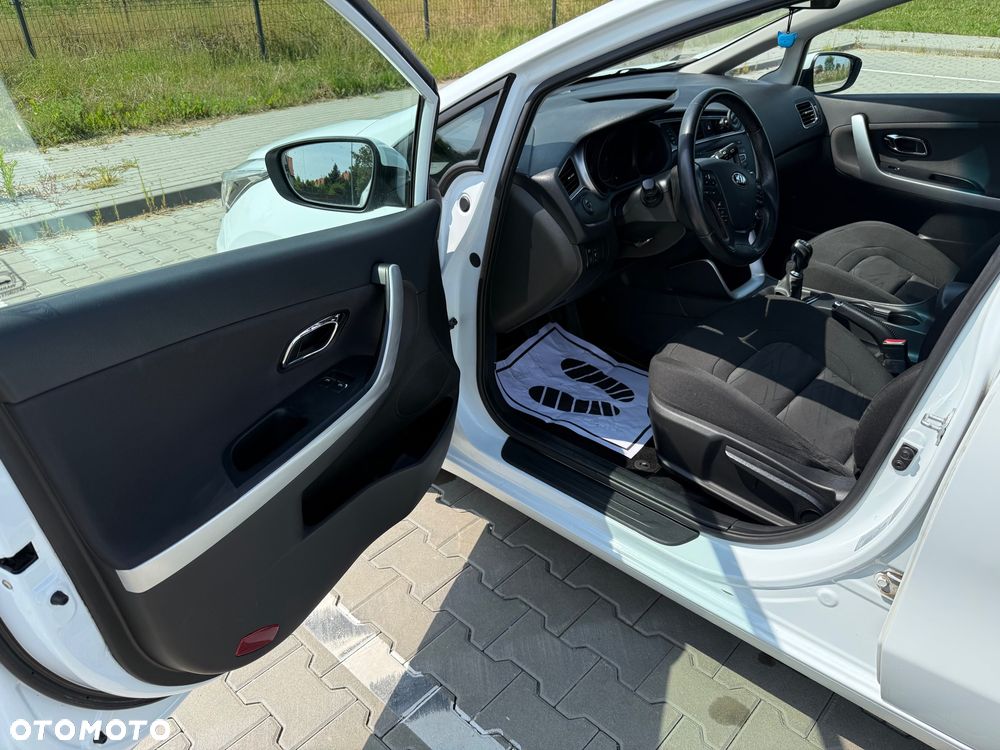 Kia Ceed - 13
