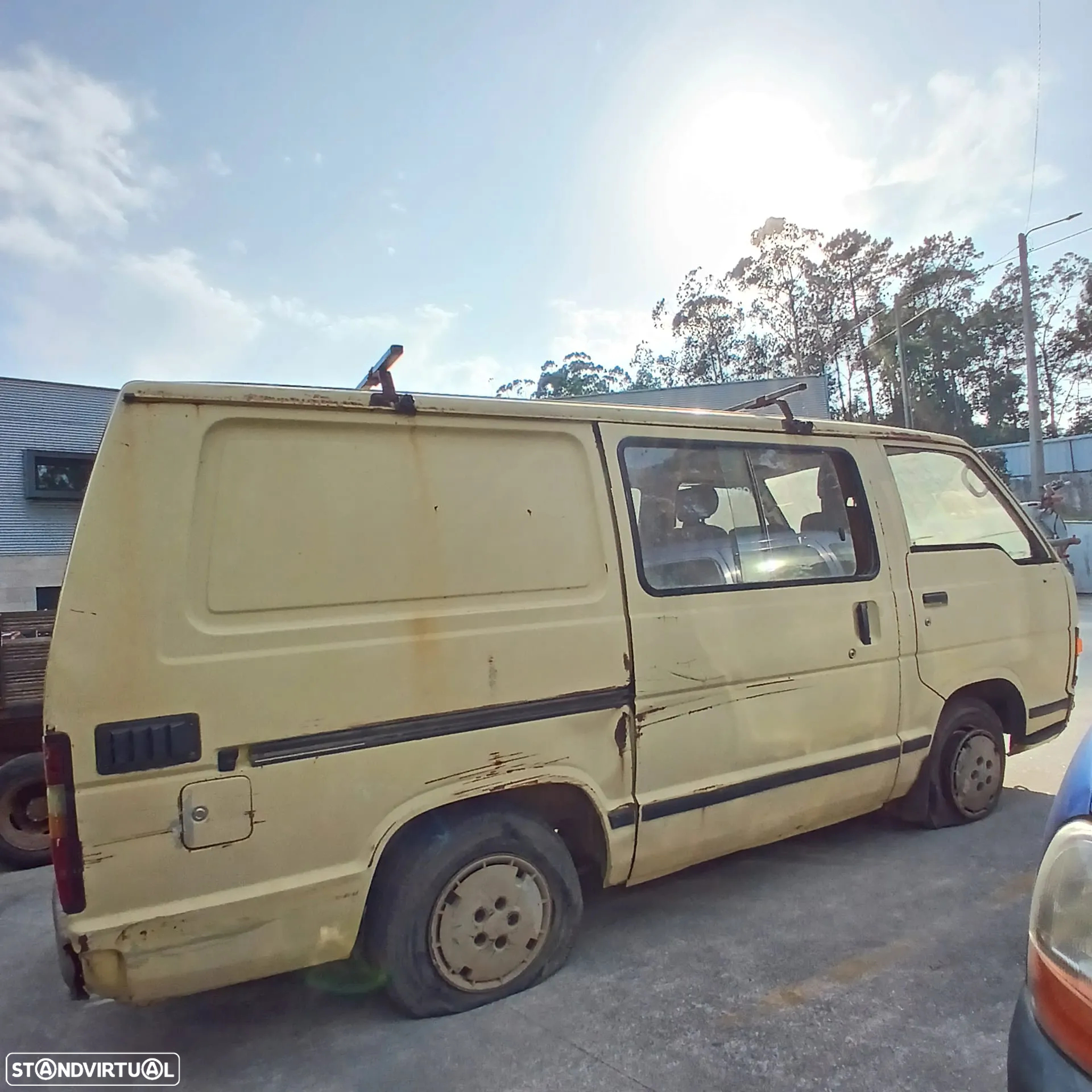 Toyota Hiace 2.4 D de 1990 – Peças Usadas (9943) - 3