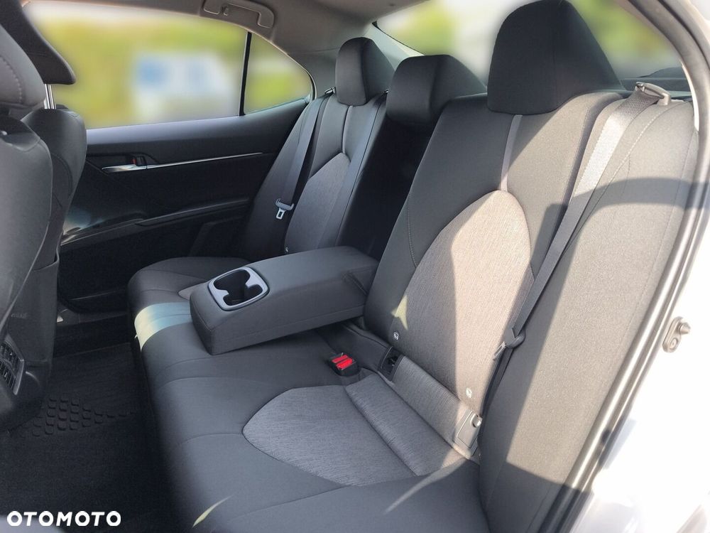Toyota Camry 2.5 Hybrid Comfort CVT - 14