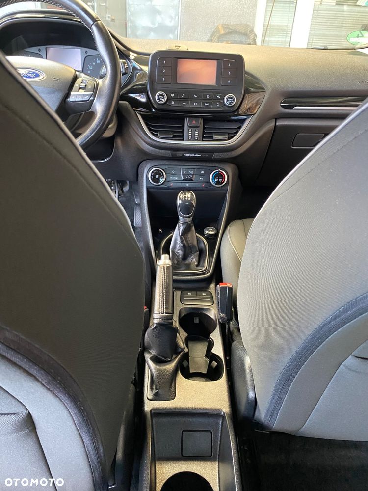 Ford Fiesta - 25