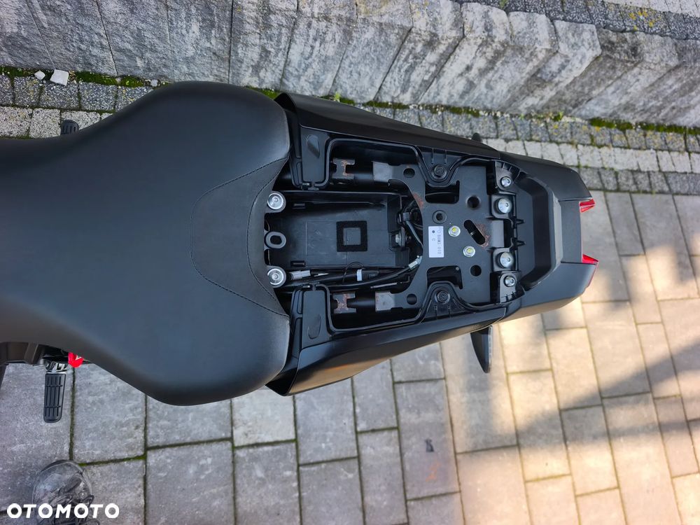 Yamaha MT - 24