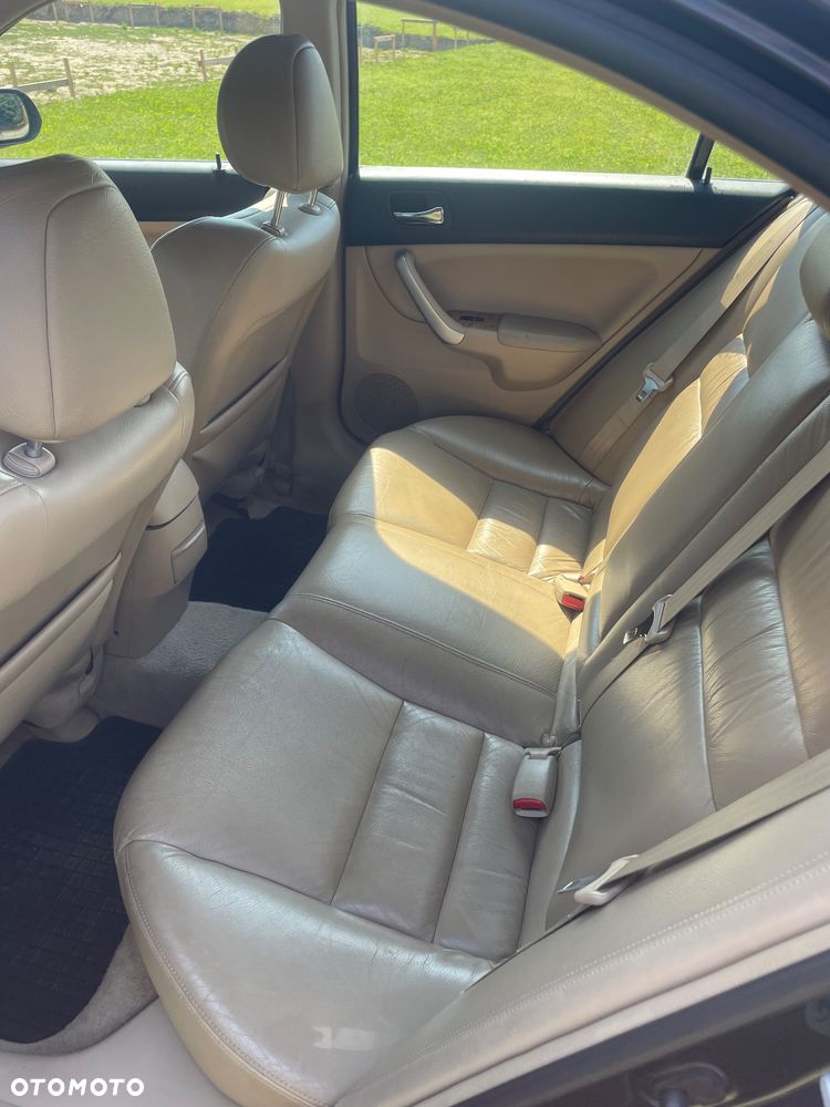 Honda Accord 2.0 Executive - 9