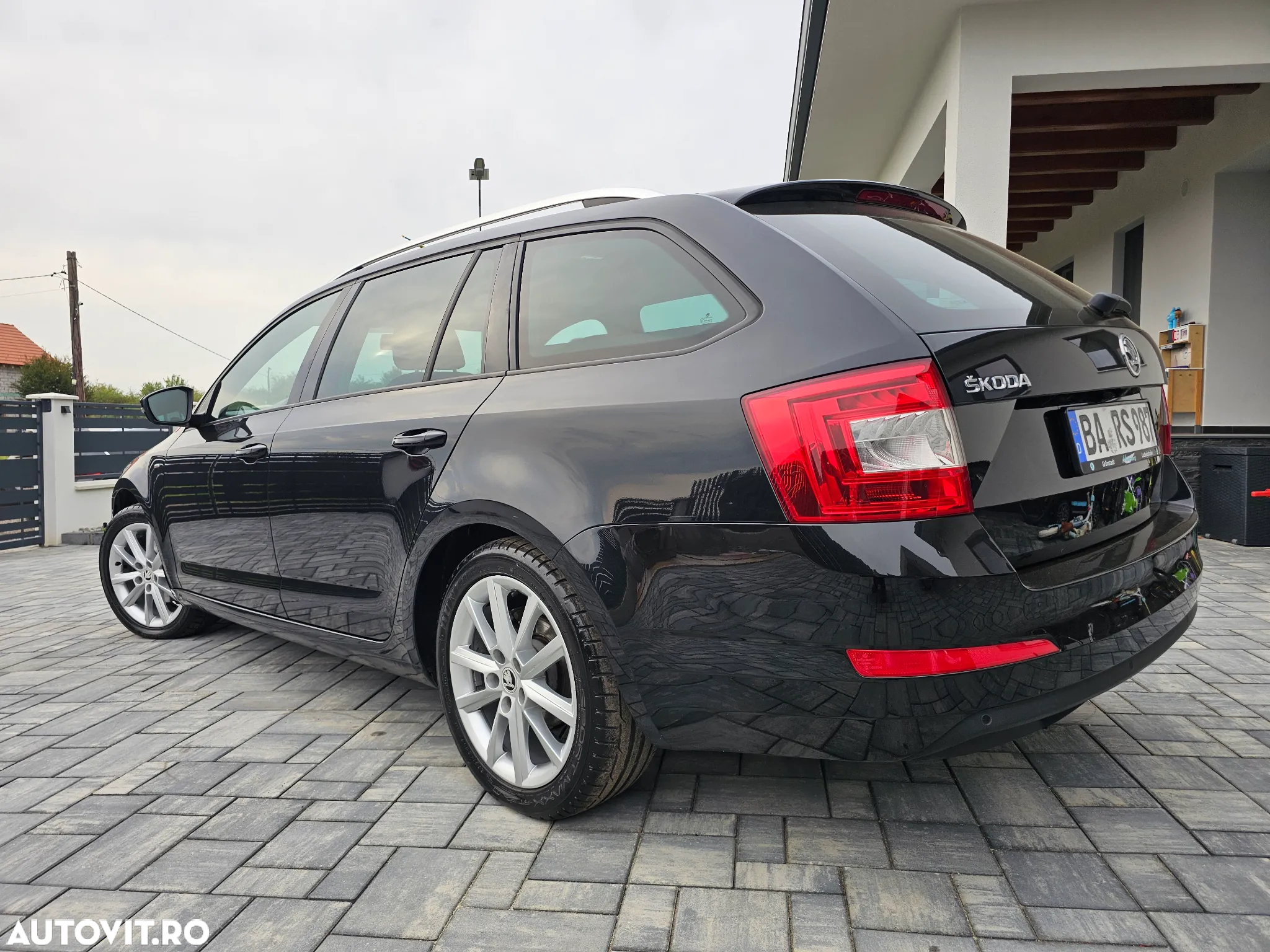 Skoda Octavia 2.0 TDI (Green tec) DSG Joy - 8