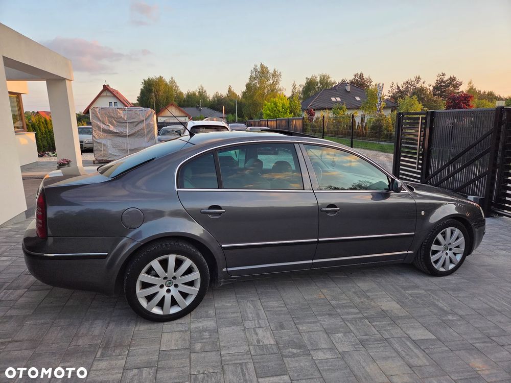Skoda Superb 2.0 TDI DPF Exclusive - 5
