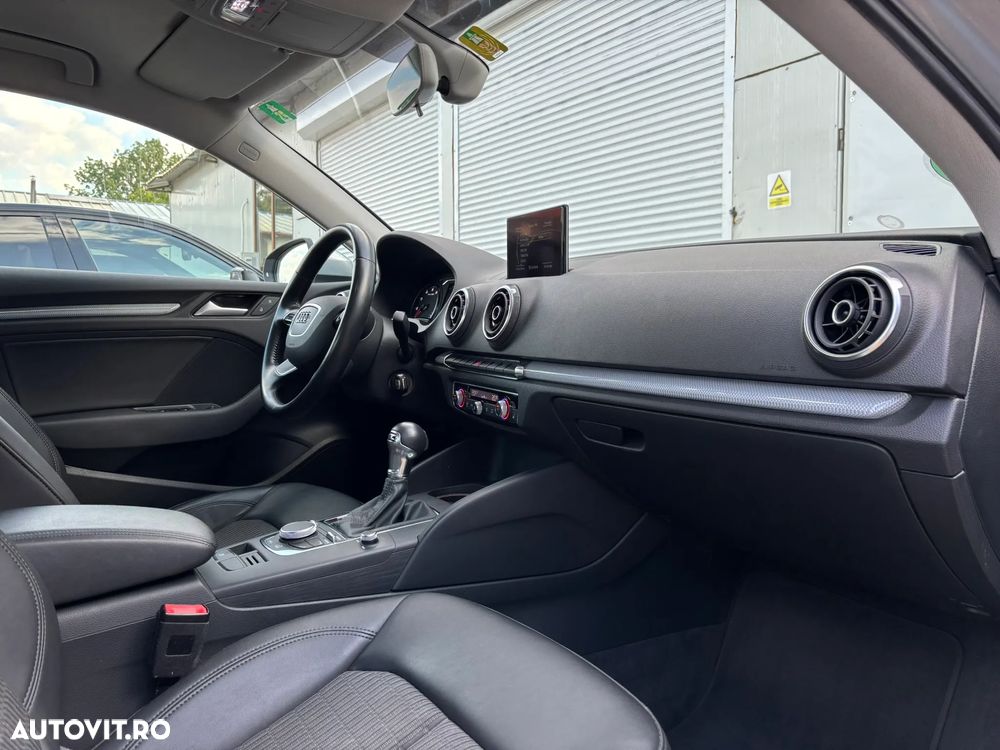 Audi A3 1.4 TFSI COD Stronic Ambiente - 23