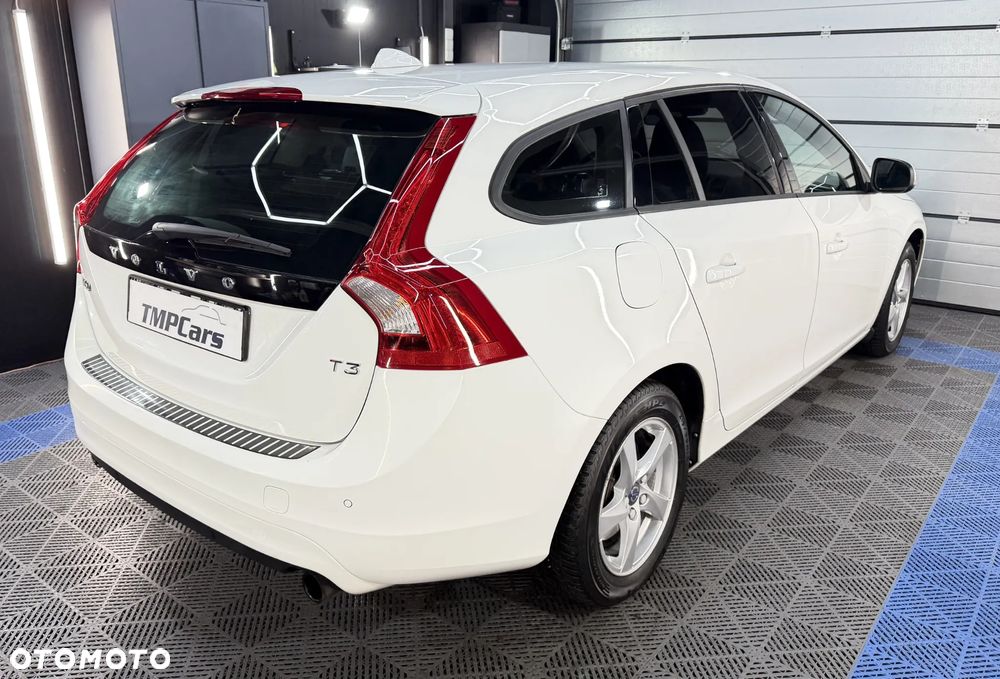 Volvo V60 T3 Drive-E Momentum - 16