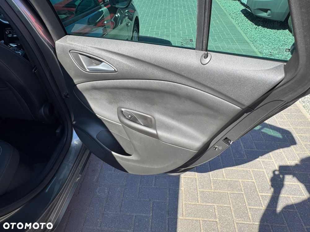 Opel Astra 1.2 Turbo Business Elegance - 27