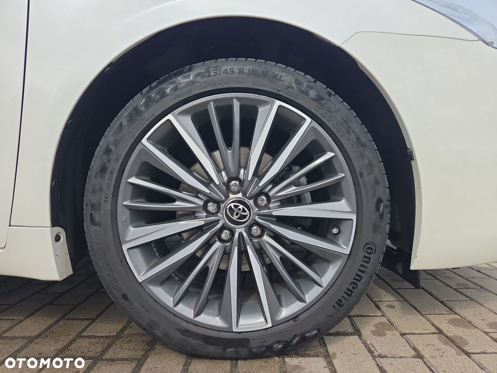 Toyota Avensis 1.8 Selection - 12