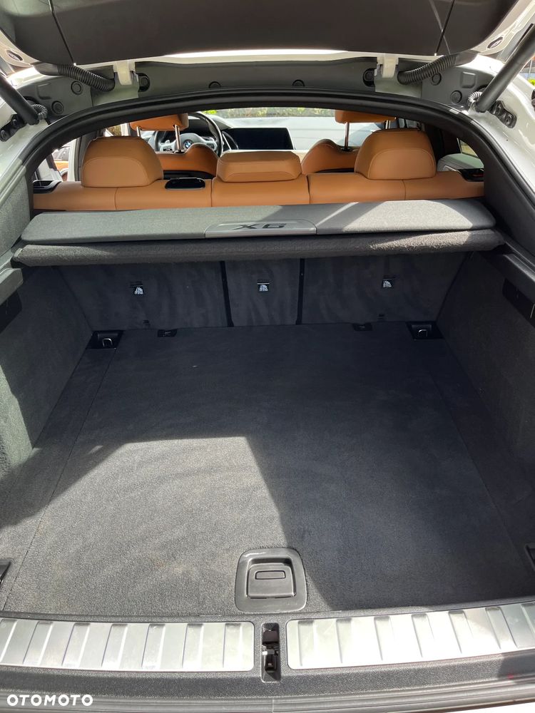 BMW X6 xDrive40i - 14
