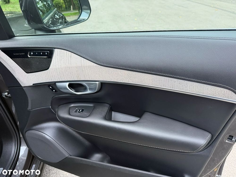 Volvo XC 90 - 22