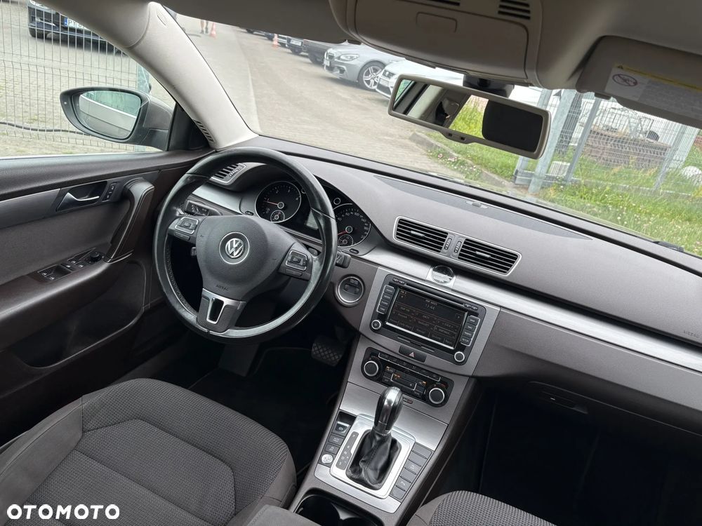 Volkswagen Passat 2.0 TDI DPF Comfortline DSG - 24