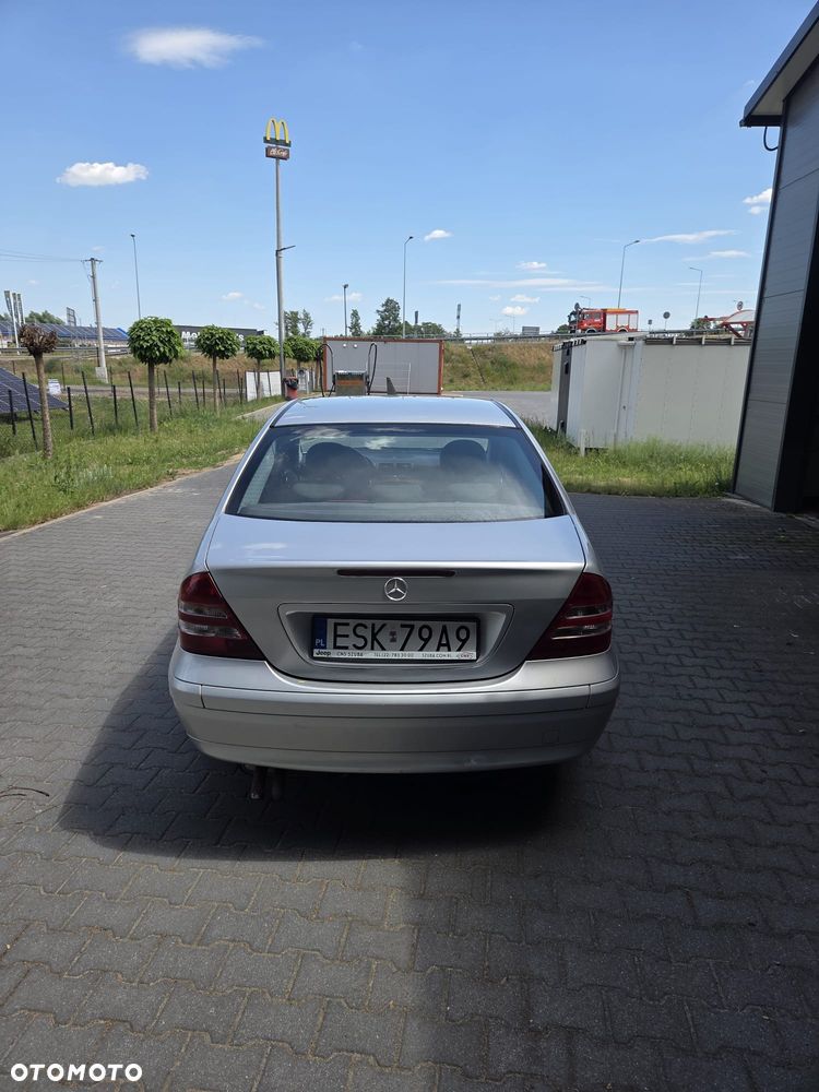 Mercedes-Benz Klasa C 180 T Classic - 4