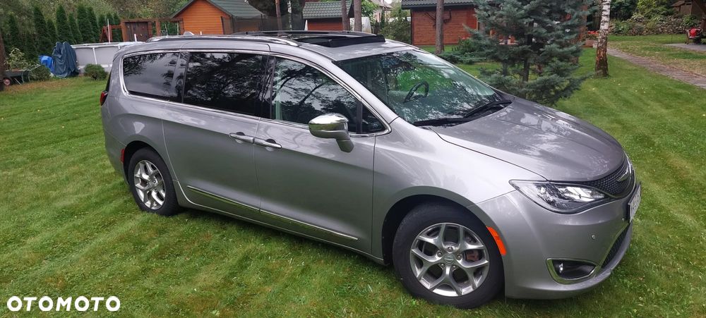 Chrysler Pacifica - 2