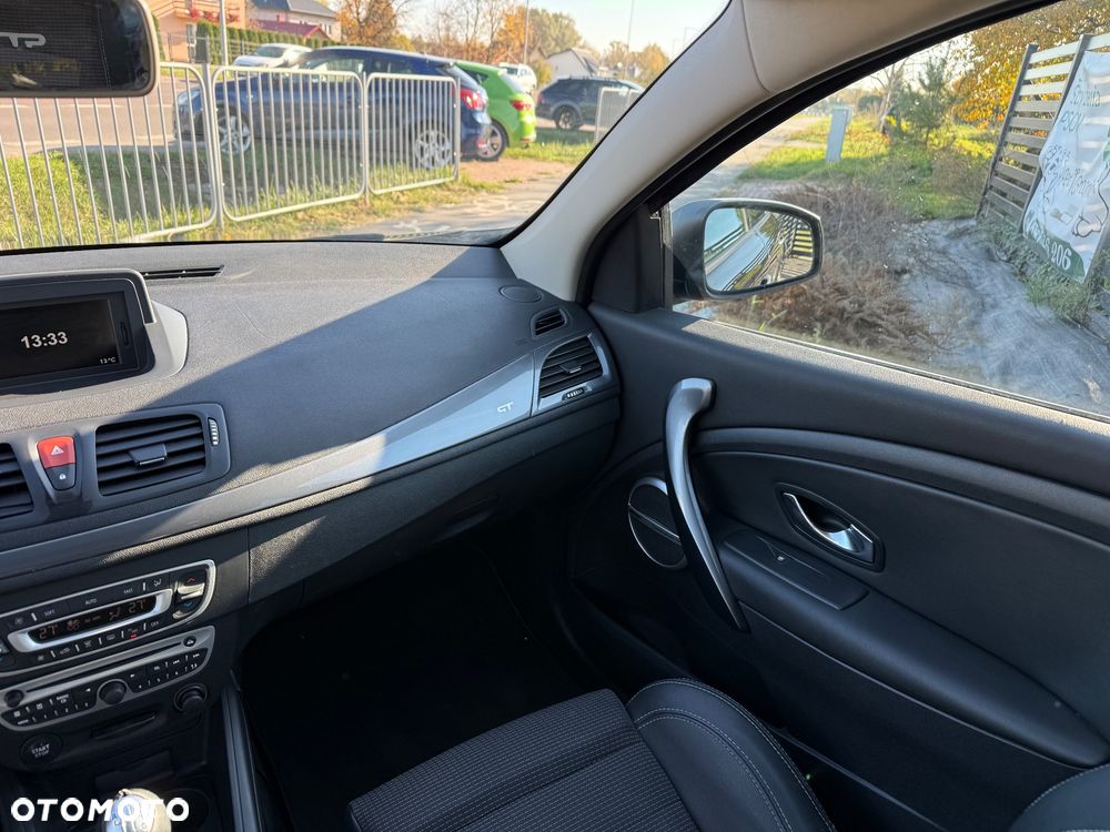 Renault Megane TCe 180 GT - 17