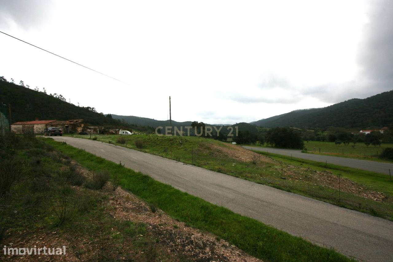 Terreno urbano na zona de Ribeira de Odelouca, freguesia São Barnabé. - Grande imagem: 2/11