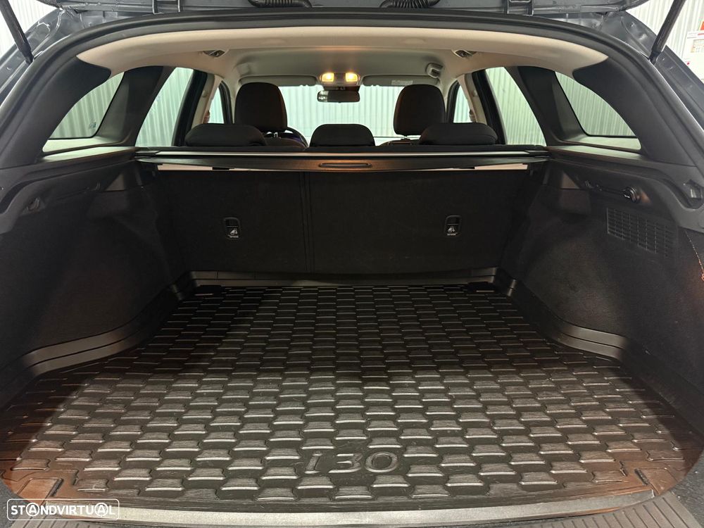 Hyundai i30 SW 1.6 CRDi Style Plus - 28