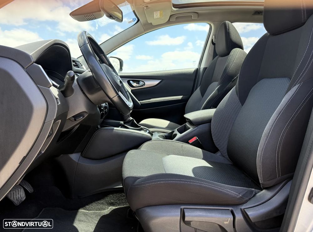 Nissan Qashqai 1.2 DIG-T N-Connecta 18 Xtronic - 37