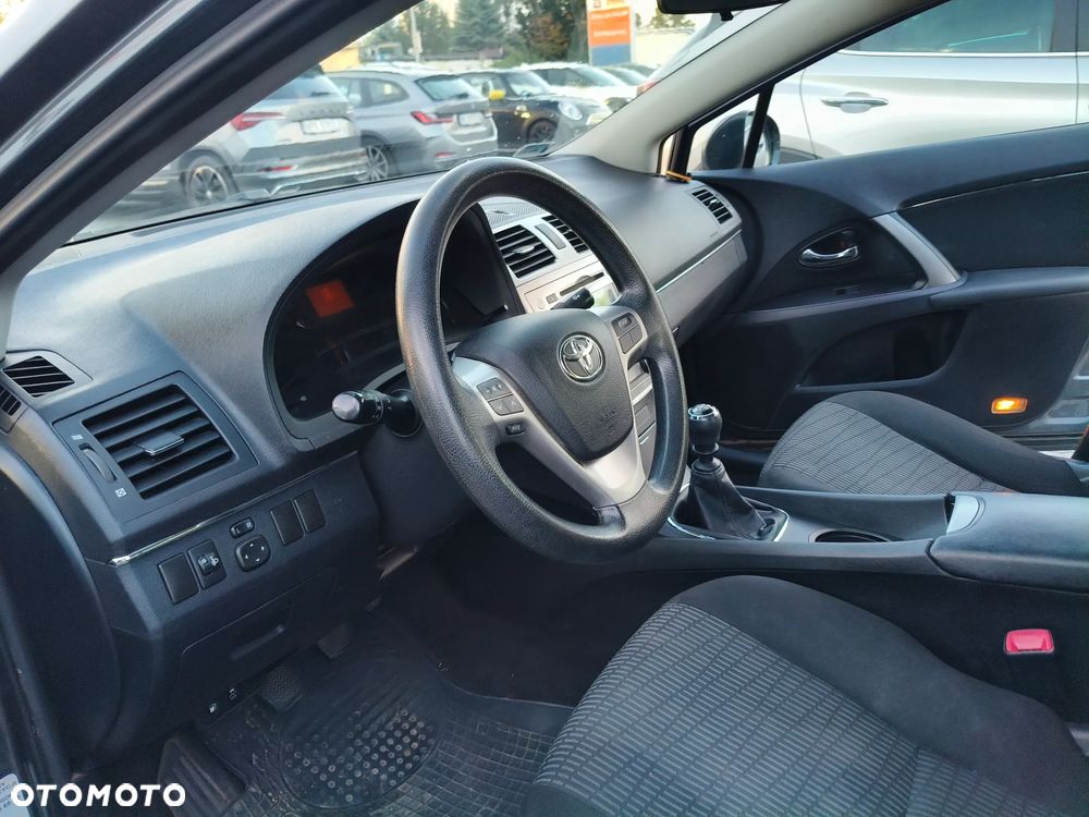 Toyota Avensis 1.8 Luna - 22