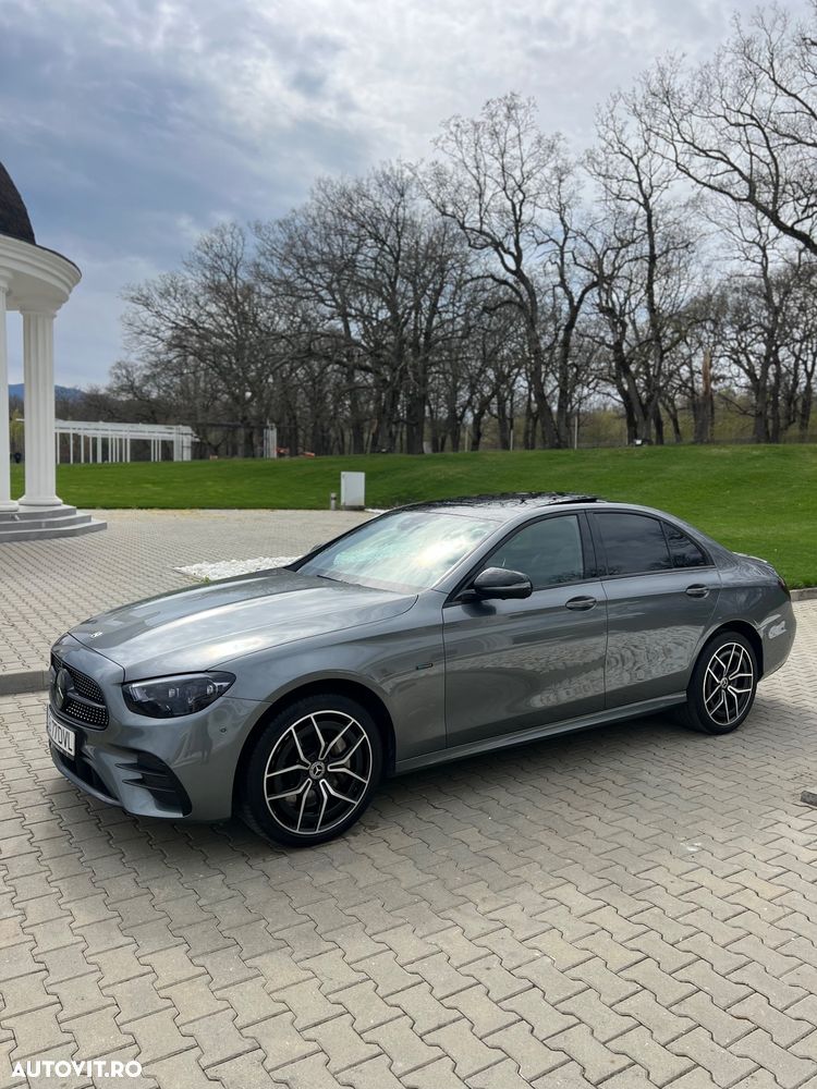 Mercedes-Benz E 300 4MATIC Aut. - 30