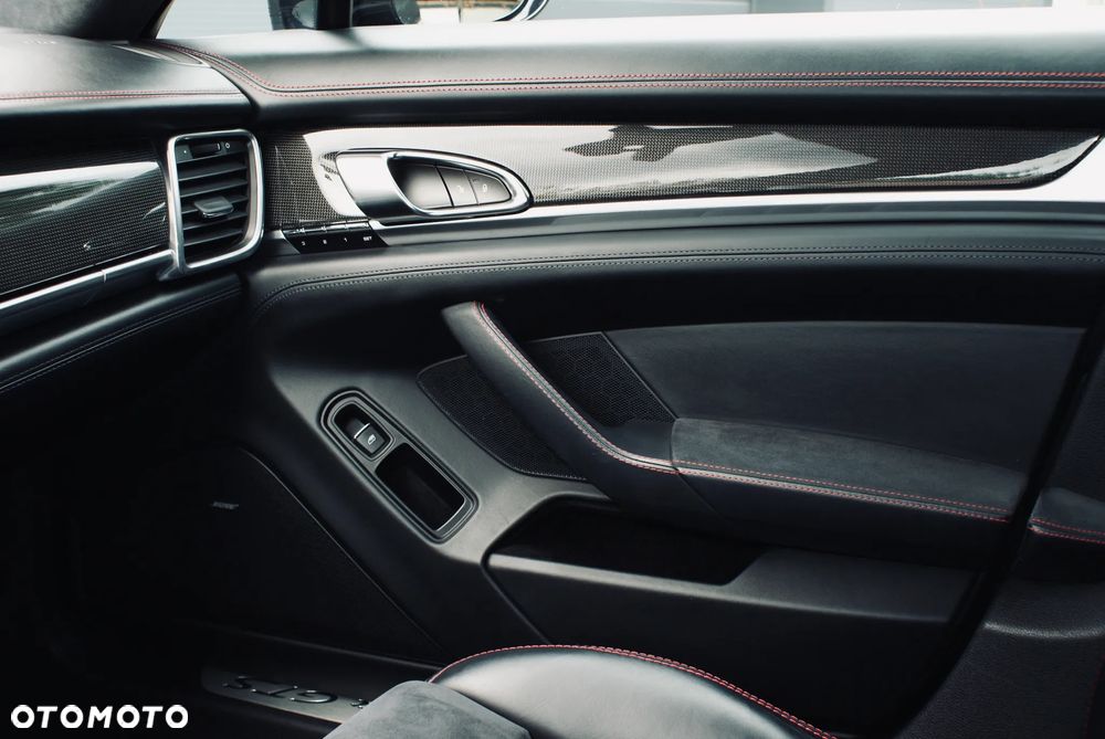 Porsche Panamera GTS - 21