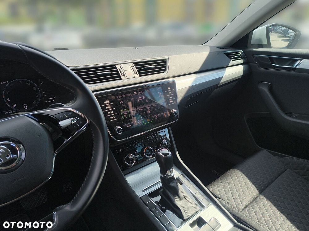 Skoda Superb 2.0 TDI SCR Ambition DSG - 24