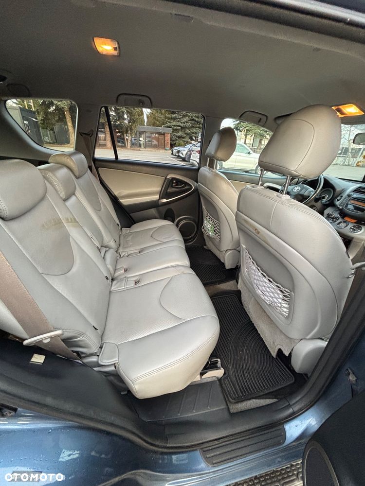 Toyota RAV4 - 13
