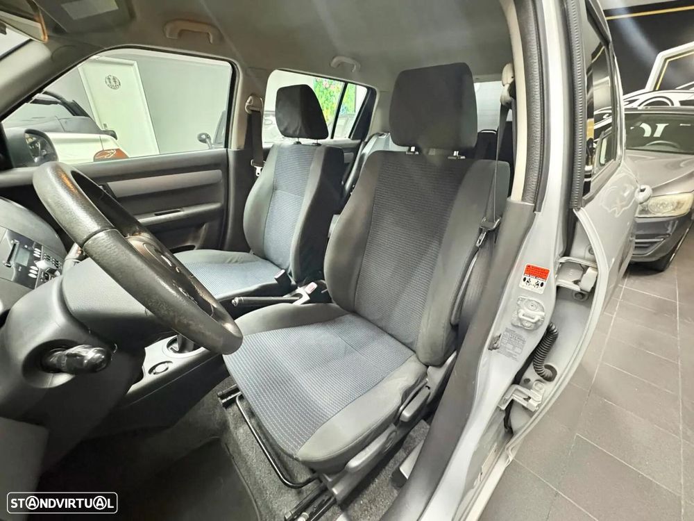 Suzuki Swift 1.3 DDiS Sport — fotografia 7
