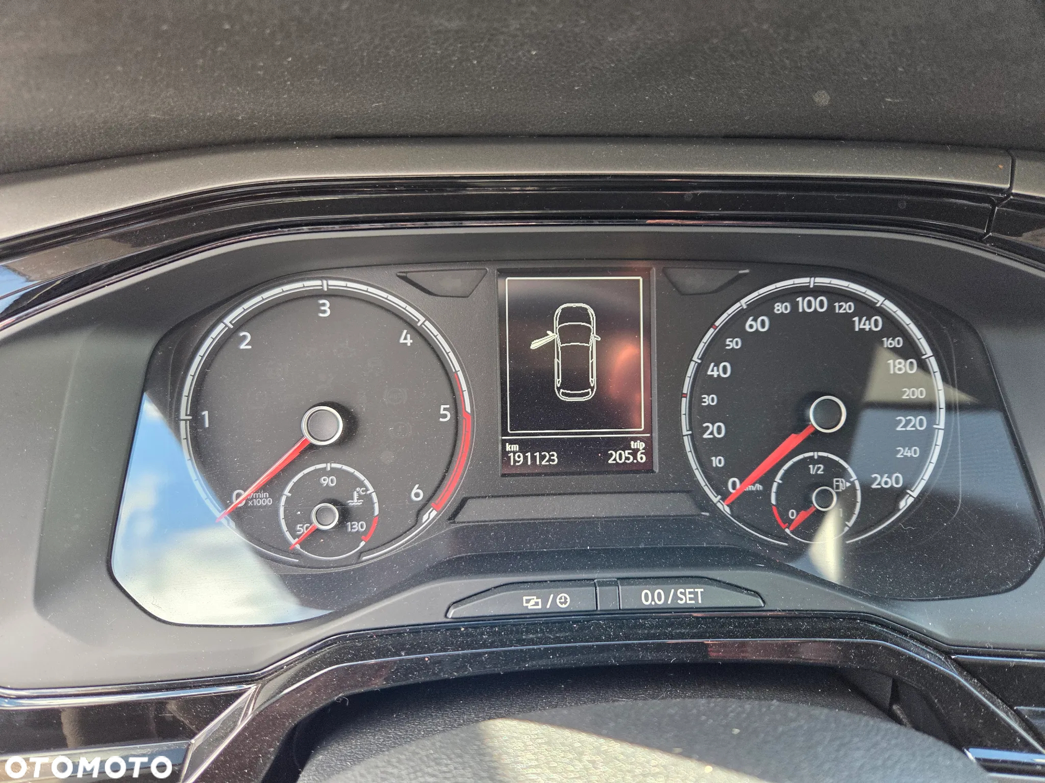 Volkswagen Polo 1.6 TDI SCR Comfortline - 8