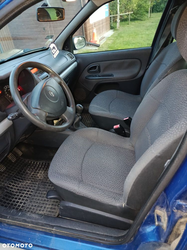 Renault Clio - 6
