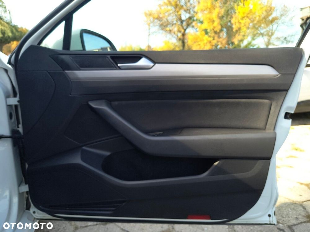 Volkswagen Passat - 14