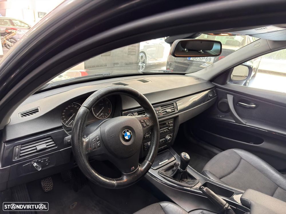 BMW 318 d Pack M - 22
