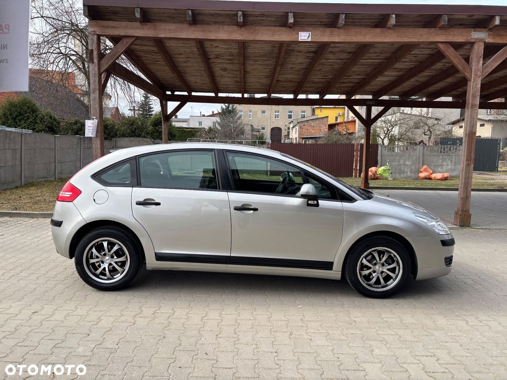Citroën C4 1.4 16V Style - 8