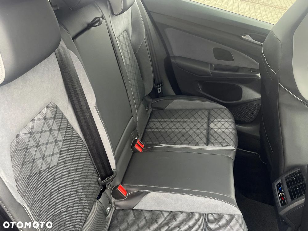 Volkswagen Golf 1.5 eTSI EVO Style DSG - 18