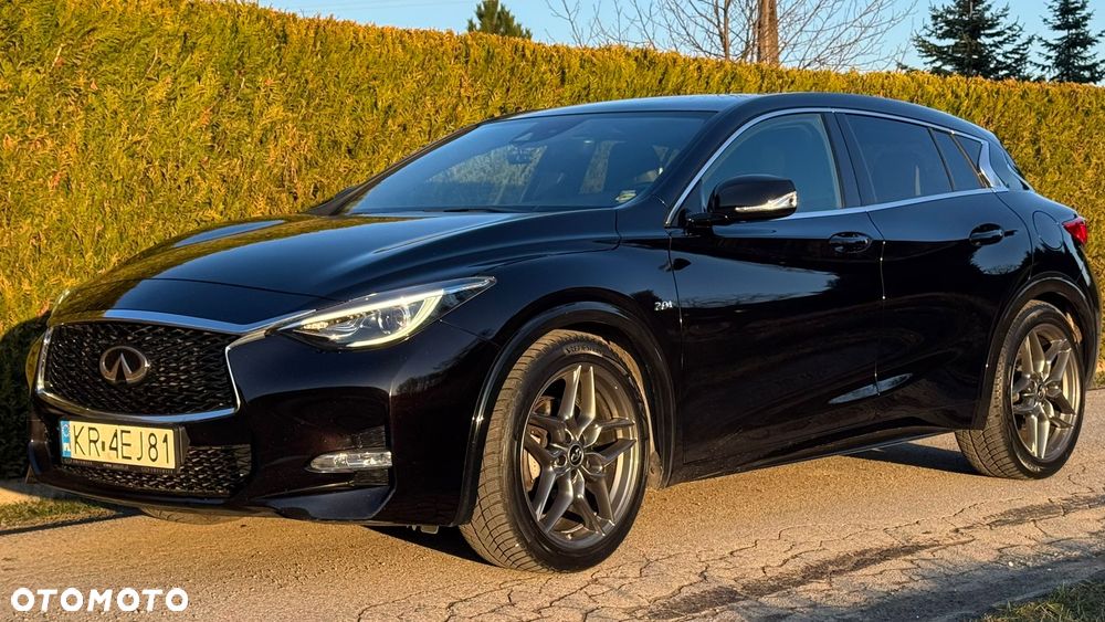 Infiniti Q30 2.0t Sport AWD 7DCT - 2