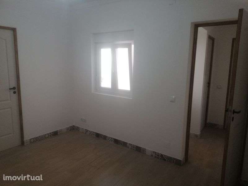 Moradia T3 r/c perto Rodoviária - Grande imagem: 3/8