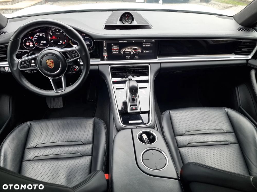 Porsche Panamera 4S Executive - 11