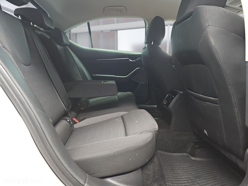 Skoda Octavia 2.0 TDI Ambition DSG - 22