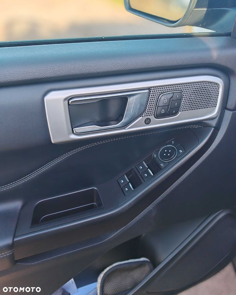 Ford Explorer - 3