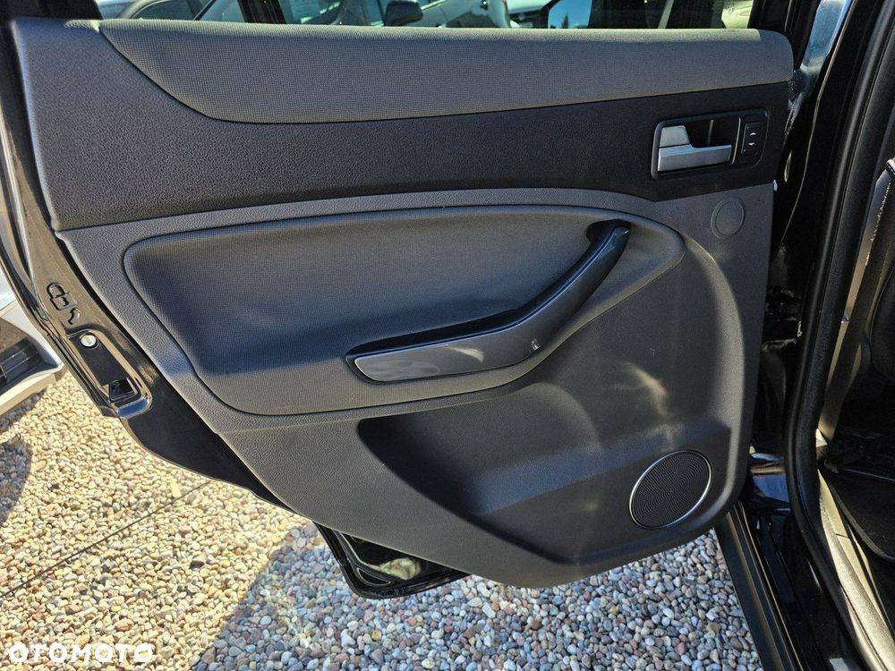 Ford Kuga 2.0 TDCi 2x4 Titanium - 35