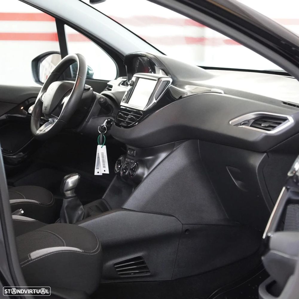 Peugeot 208 1.2 PureTech Style - 16