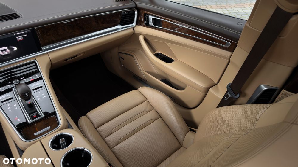 Porsche Panamera 4S - 30