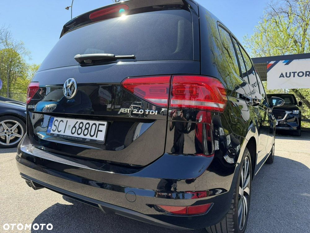 Volkswagen Touran - 12