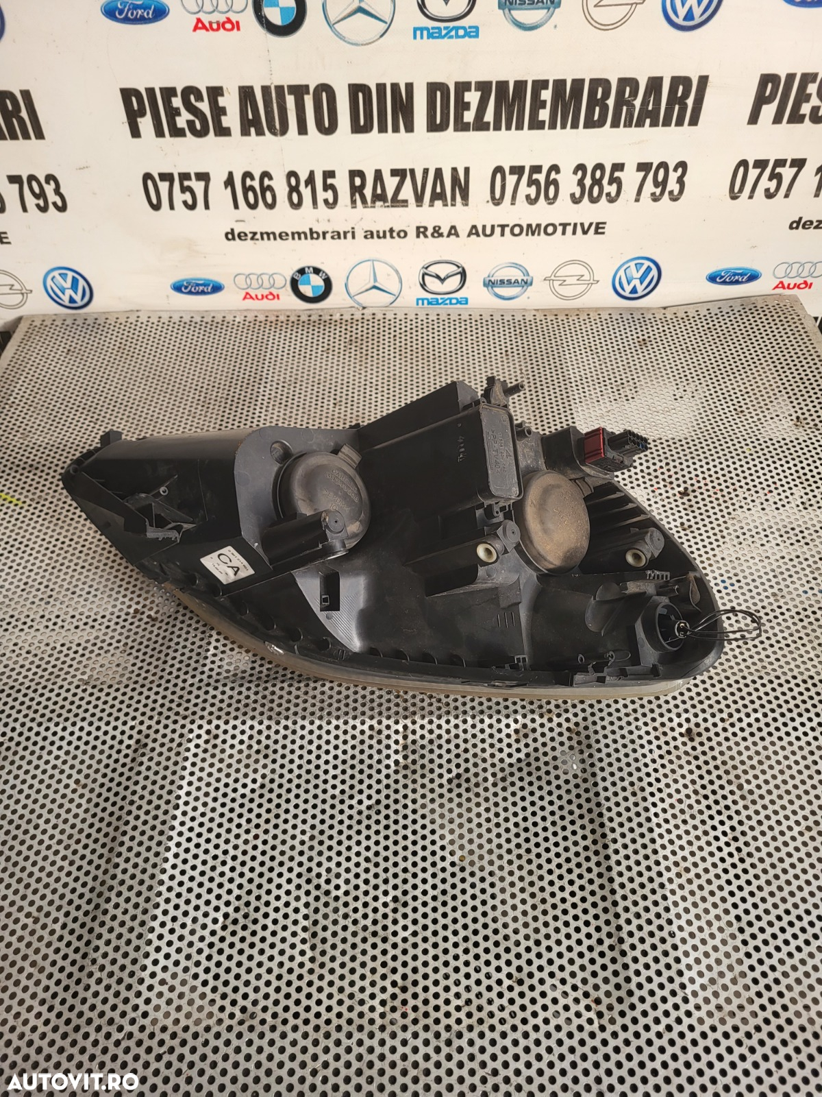 Far Stanga Opel Zafira B Facelift De Anglia Cu Ureche Rupta Dezmembrez Opel Zafira B 1.7 Cdti Euro - 5