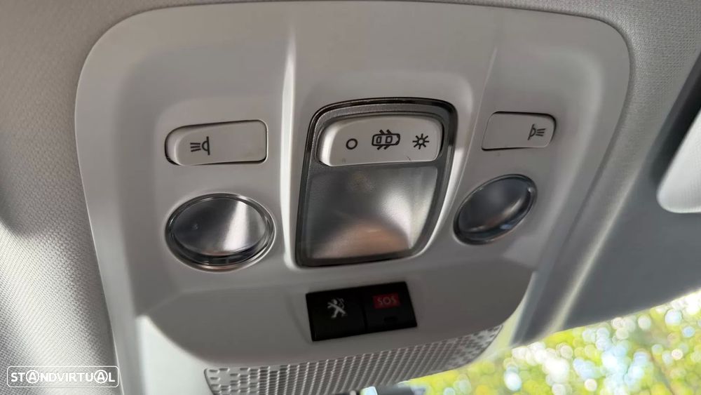 Peugeot 2008 BlueHDi 100 Allure - 26