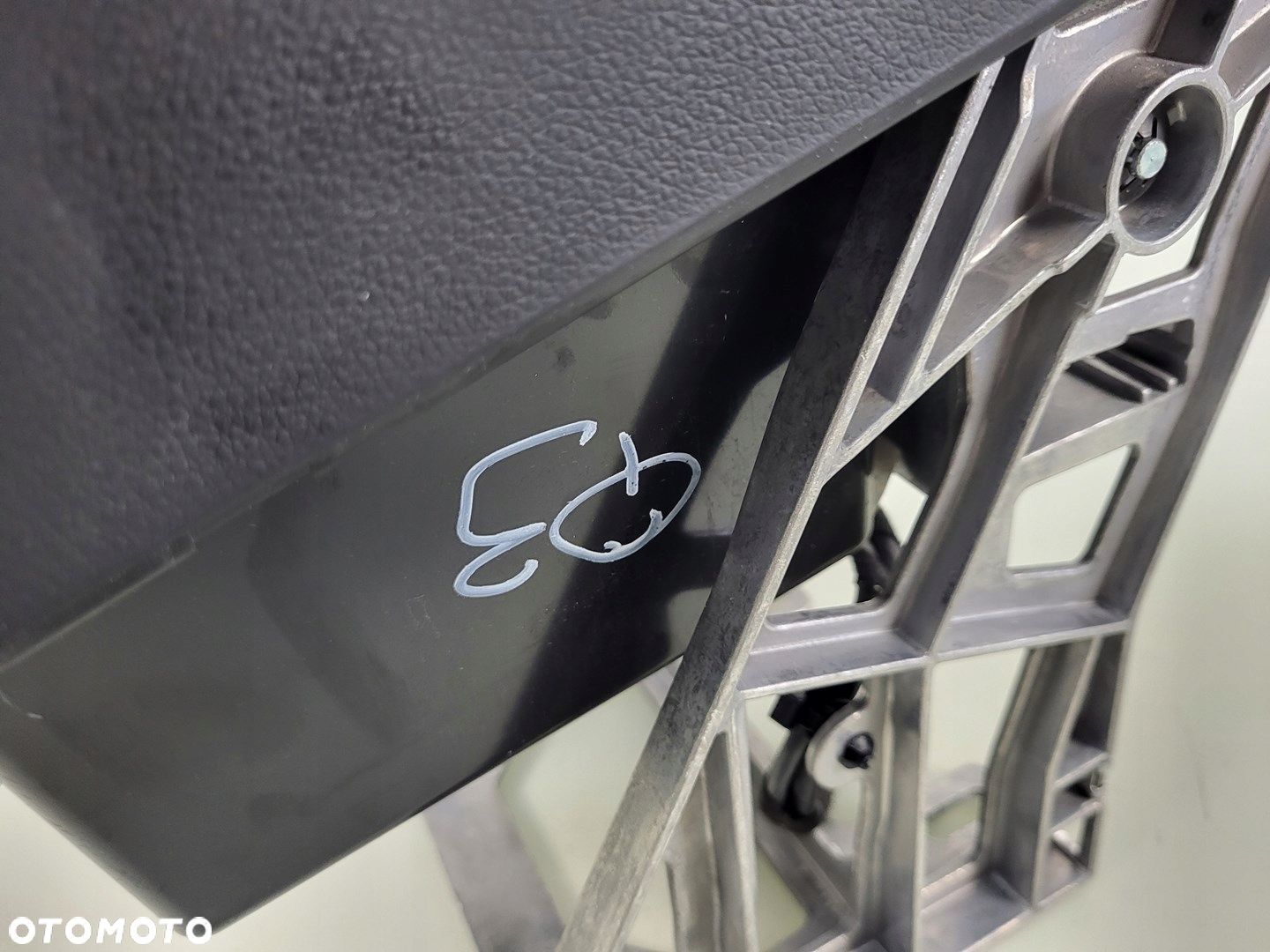 AUDI Q3 8U LIFT PODŁOKIETNIK SCHOWEK - 12