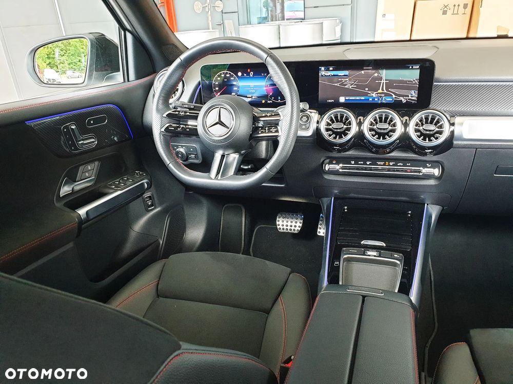 Mercedes-Benz GLB 200 d 4-Matic AMG Line 8G-DCT - 10