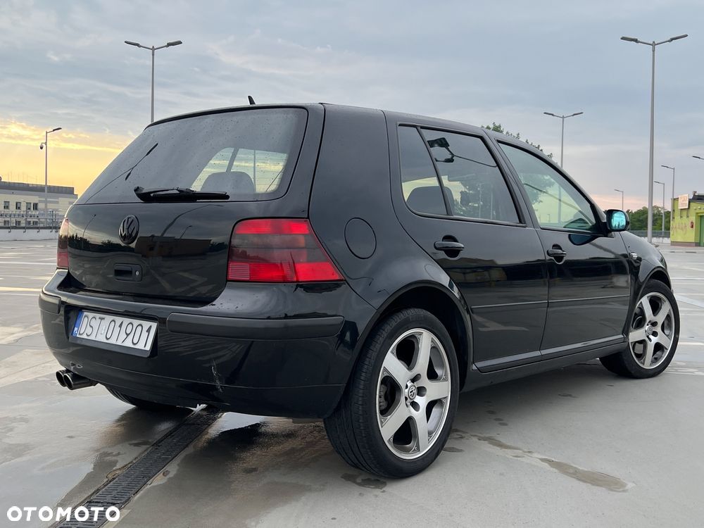 Volkswagen Golf - 10