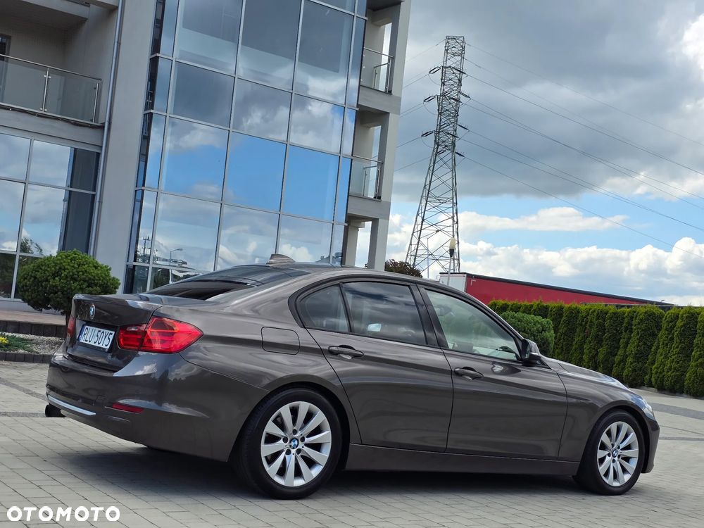 BMW Seria 3 320i Modern Line - 12